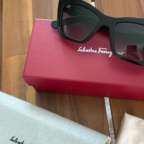 Salvatore Ferragamo 55mm Gradient Rectangular Sunglasses-excellent condition - Picture 7 of 11